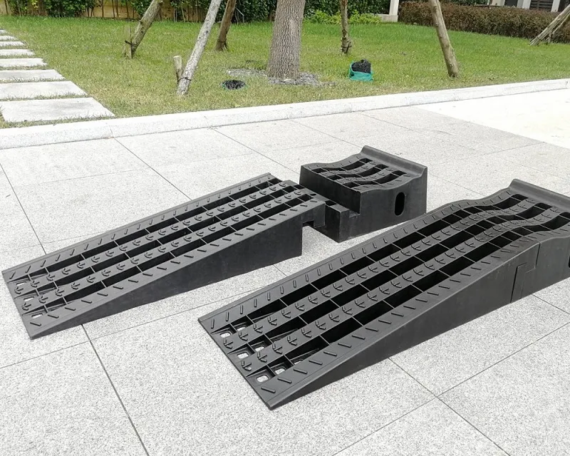 Nájezdy, nájezdové rampy, vyšší, oddělitelné, 1 pár, nosnost až 5.000 kg, TS295DT Autentický