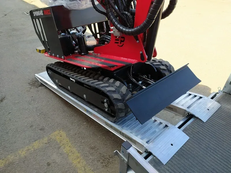 Expresní Doručení Hliníkové nájezdy, 1 pár, délka 2,4 m, výška profilu 65 mm, nosnost 2.600 kg