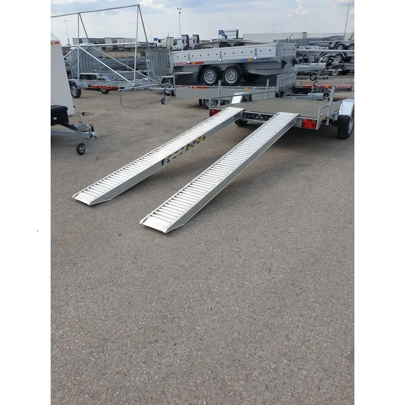 Ověřený Hliníkové nájezdy, 1 pár, délka 2,5 m, výška profilu 115 mm, nosnost 4.000 kg